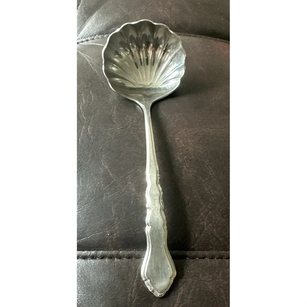 International Lyon AMERICANA Shell Stainless‎ GRAVY SAUCE Spoon Silverware